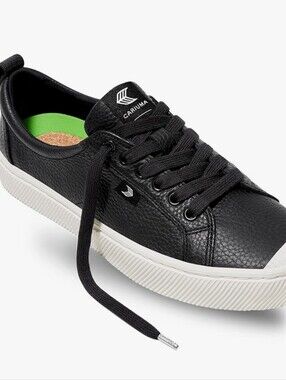 Cariuma OCA Low Premium Leather Sneakers